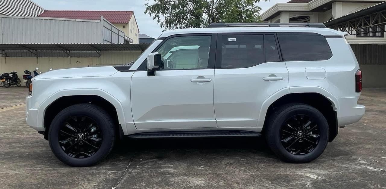 Land cruise Prado 2025