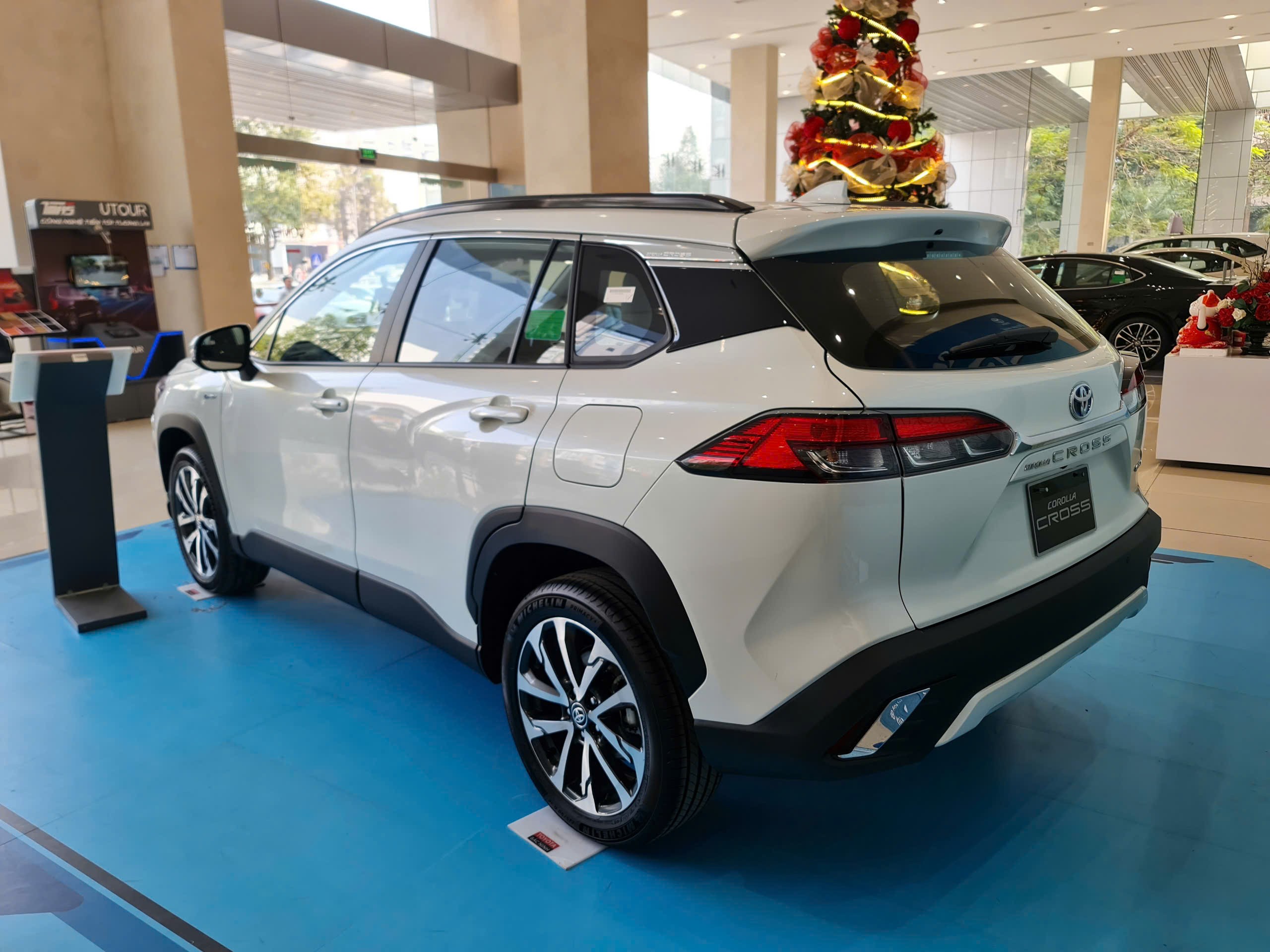 khuyến mại Toyota Corolla Cross 2025
