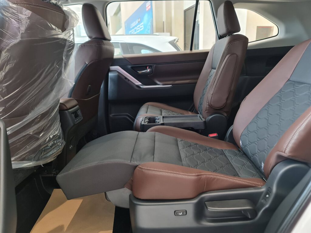 Hàng ghế sau Innova Cross Hybrid 2025 tại Bắc Ninh Ưu đãi tháng 2/2025