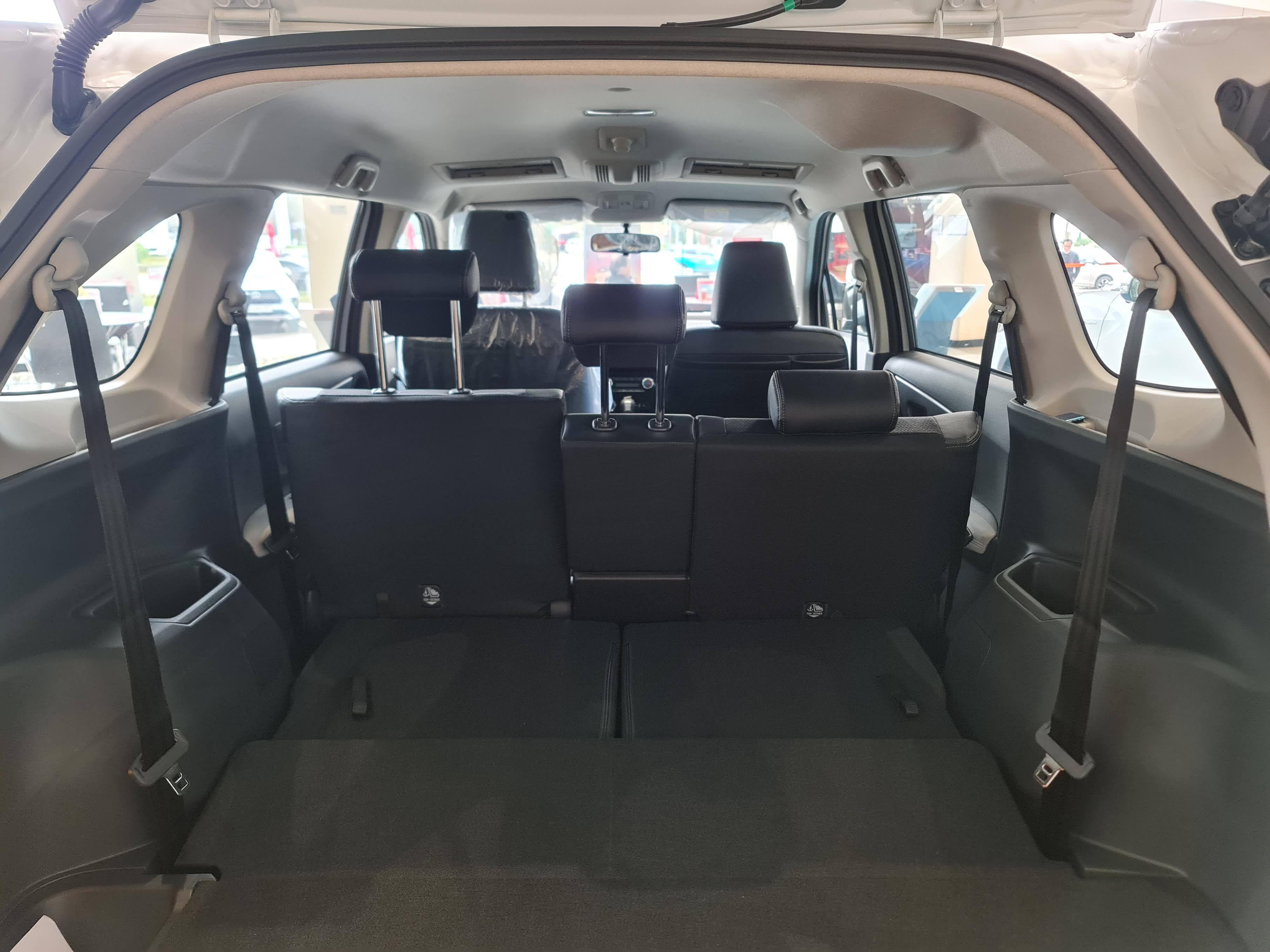 Cốp xe Toyota Veloz 2025 rộng rãi tại Bắc Ninh