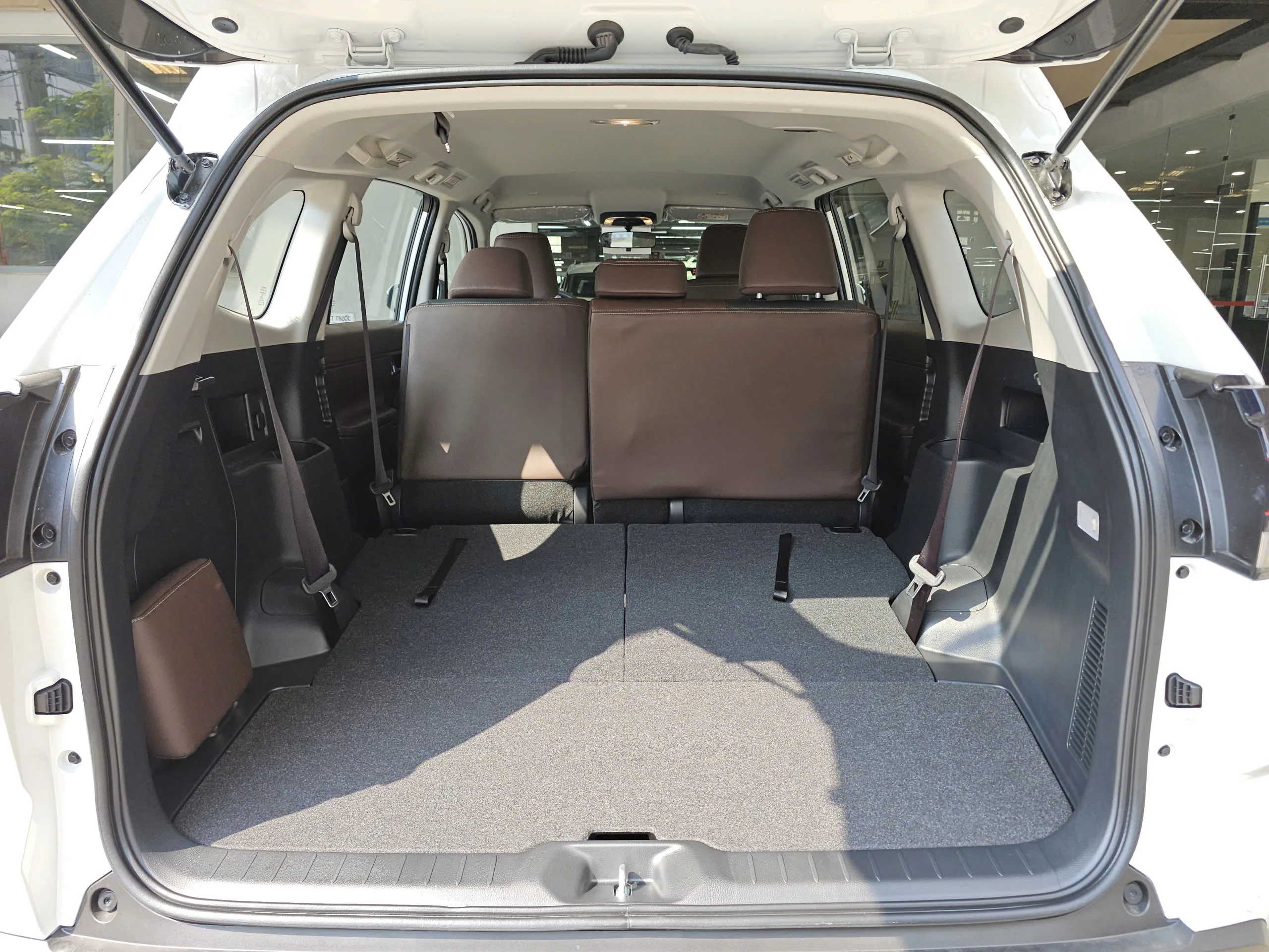 Cop sau Innova Cross G tai Bac Ninh Toyota Innova Cross 2.0 G 2026 – Mẫu MPV dẫn đầu xu hướng mới