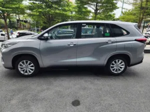 Innova Cross 2.0 G màu bạc