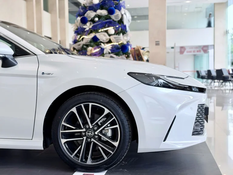 Thông số kỹ thuật Toyota Camry 2026 | So sánh 3 phiên bản