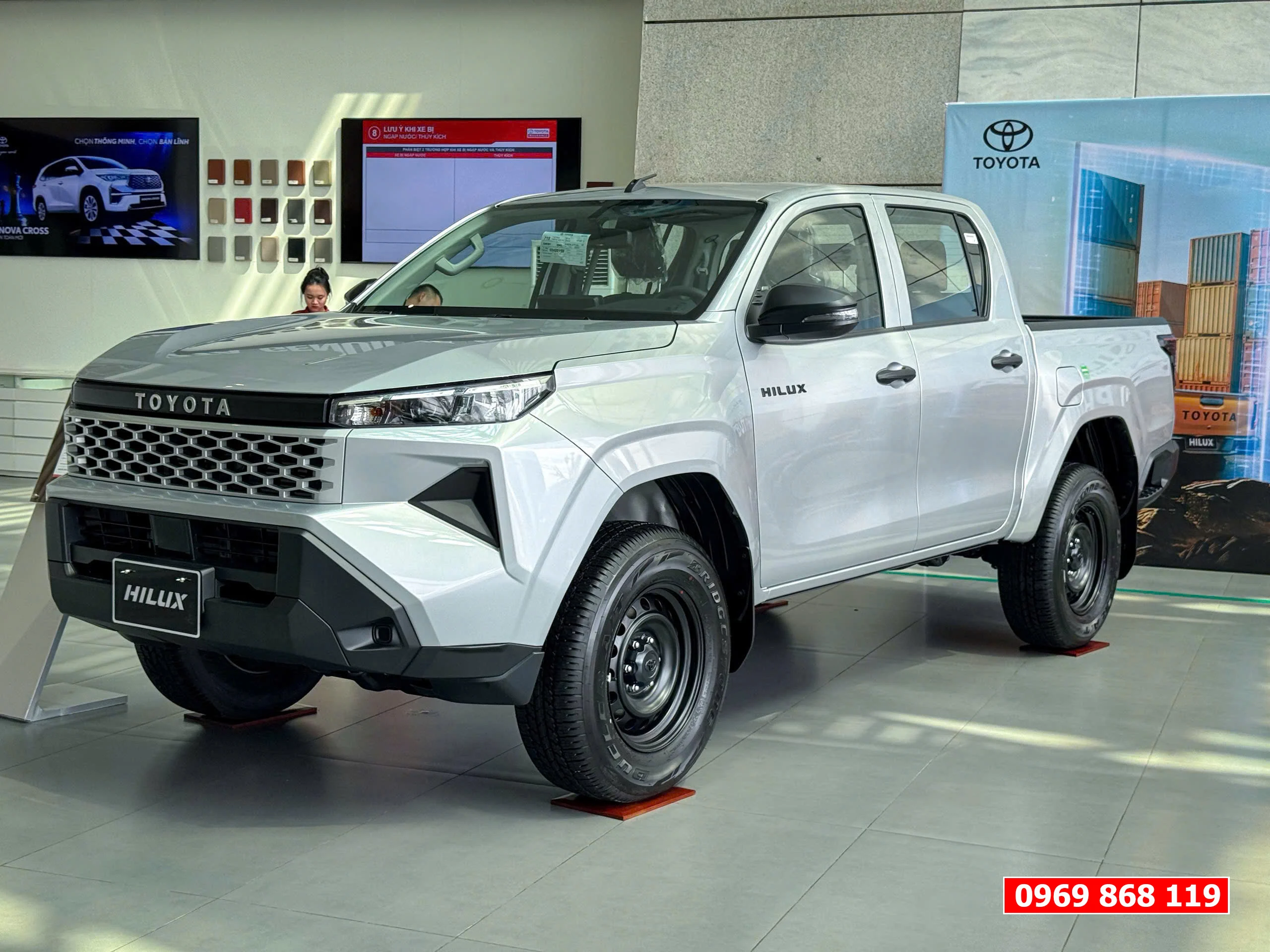 Toyota Hilux số sàn ở Bắc Ninh
