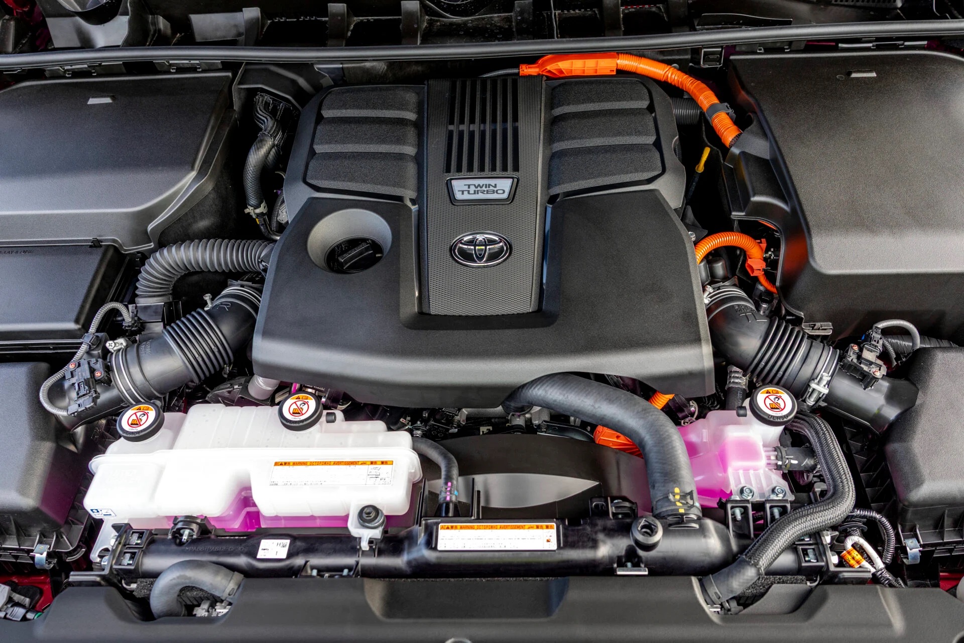 Động cơ Land Cruiser Hybrid