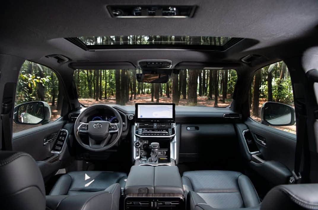 Nội thất Toyota Land Cruiser HEV
